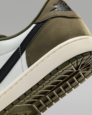 Air Jordan 1 Retro Low 